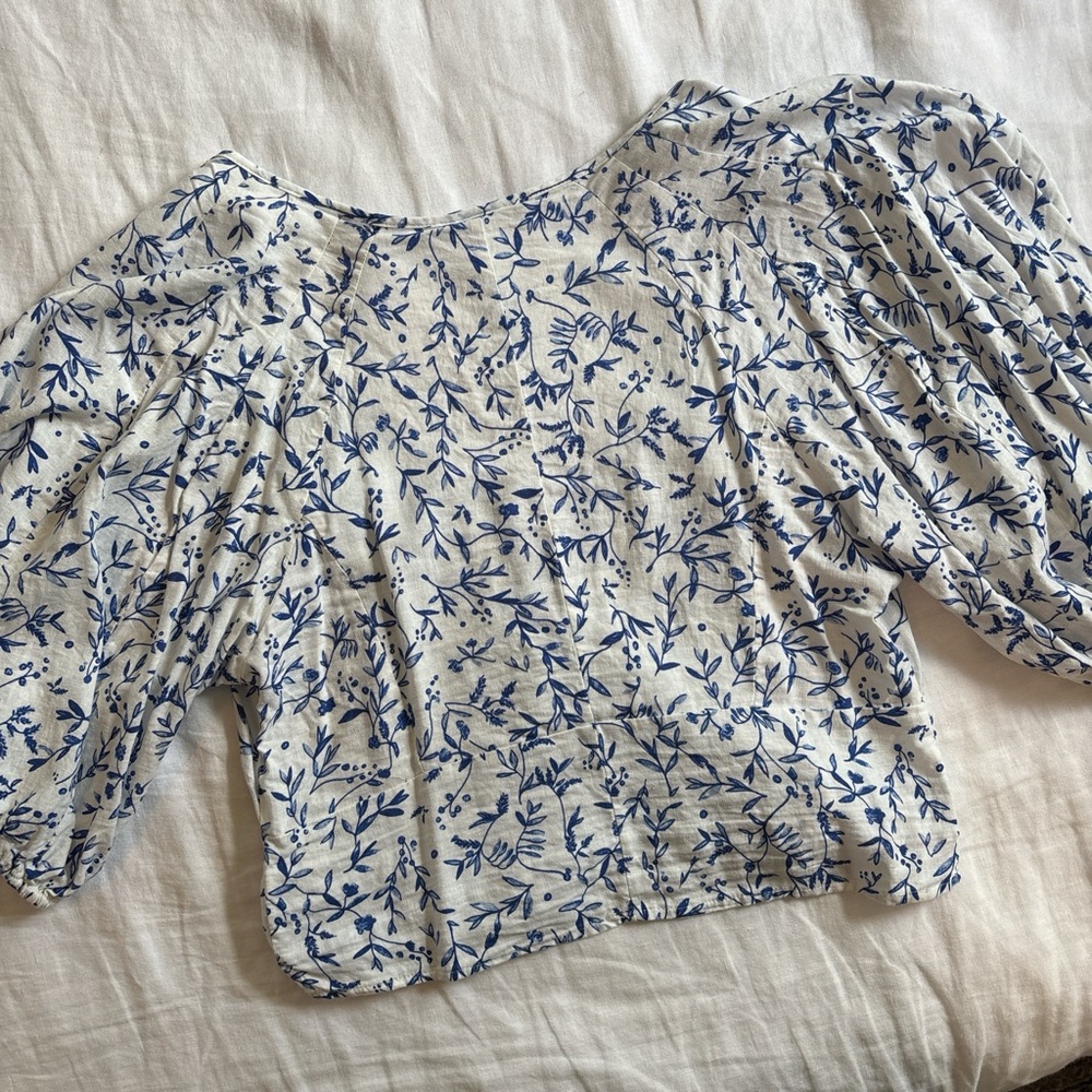 H&M Blue Floral Linen-Blend Puff Sleeve Blouse Size Med Cottagecore - Picture 3 of 7